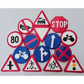 Комплект "Дорожных знаков" для изучения ПДД (15 шт. на подставке)