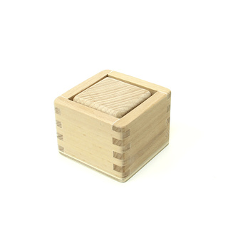 Кубик в коробочке