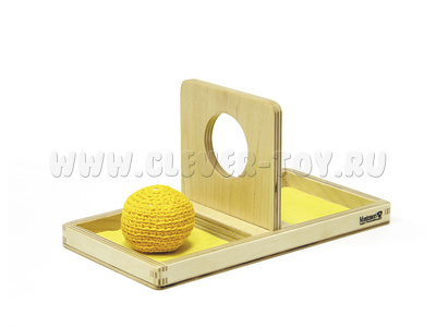 Поднос с отверстием для вязаного мячика